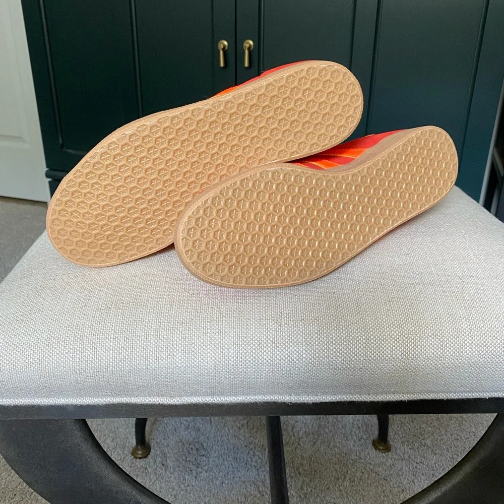 Adidas Gazelle Women’s Size 8 Red & Solar Orange Shoes NWT - Picture 7 of 11